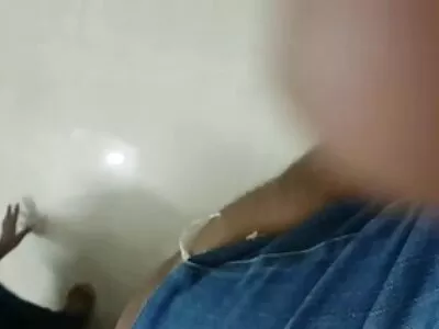 இரட்டை பூட்டி பிரச்சனை வீடியோ (லில்லி ஹால், கார்மேலா கிளட்ச்)