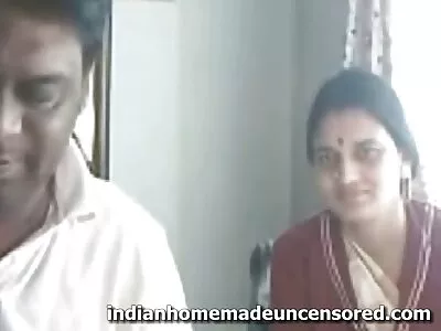 ஃபெஸ்டிவல் சிக் டிக் வீடியோவை எடுக்கிறது (ஆரெல்லி கிளர்ச்சி)