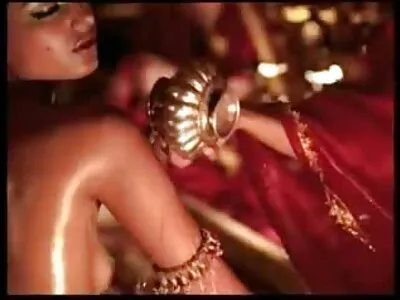 மறைக்கப்பட்ட ரோஜா வீடியோ (ரேச்சல் ரோஸ்)