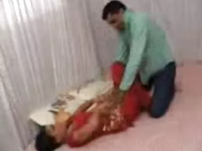 என் வீட்டில் ஒரு கருப்பு மாம்பா இருக்கிறது! வீடியோ (ராகுல் டெவின்)